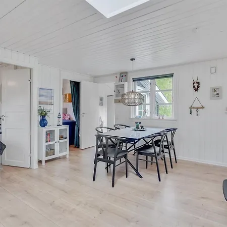 Riekje - 2-3km From The Sea By Interhome