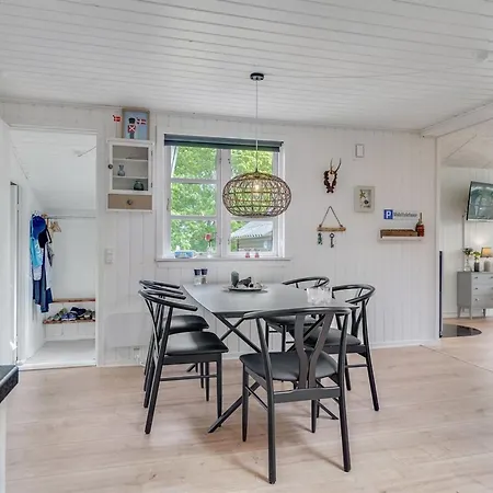 Riekje - 2-3km From The Sea By Interhome