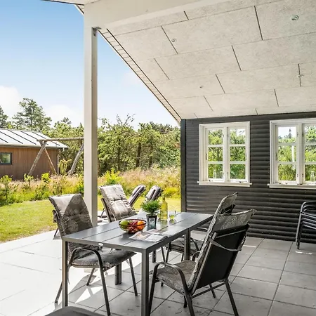 Riekje - 2-3km From The Sea By Interhome